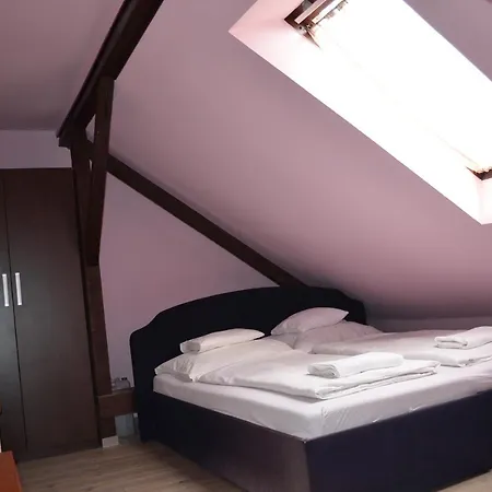 Holdfenyszallas Nocleg ze śniadaniem