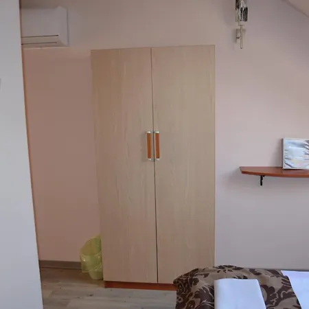 Holdfenyszallas Nocleg ze śniadaniem